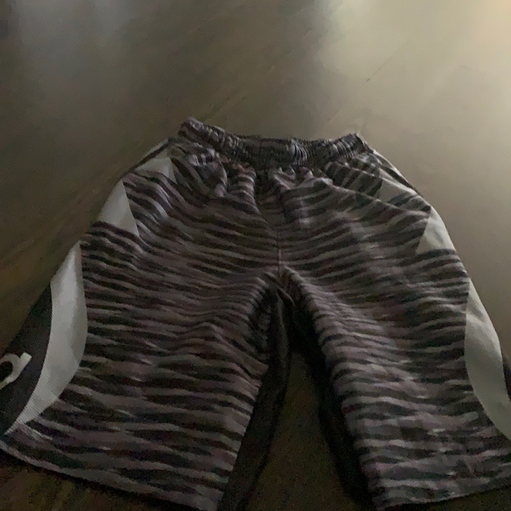 Nike KD boys size medium short